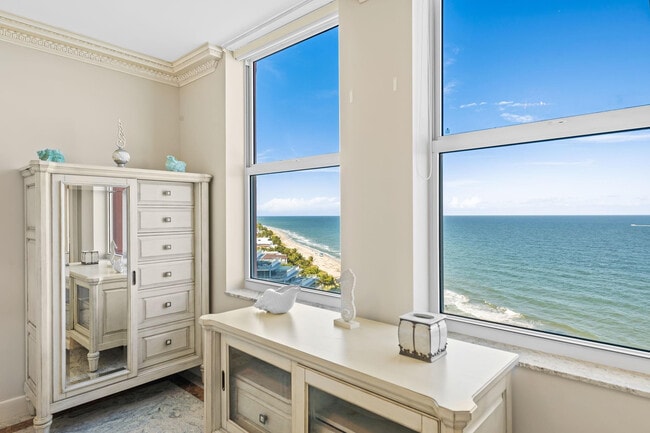 Building Photo - 2110 N Ocean Blvd