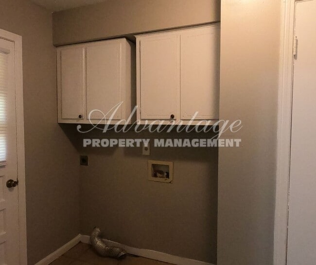 Building Photo - Newly Renovated Home In Raleigh