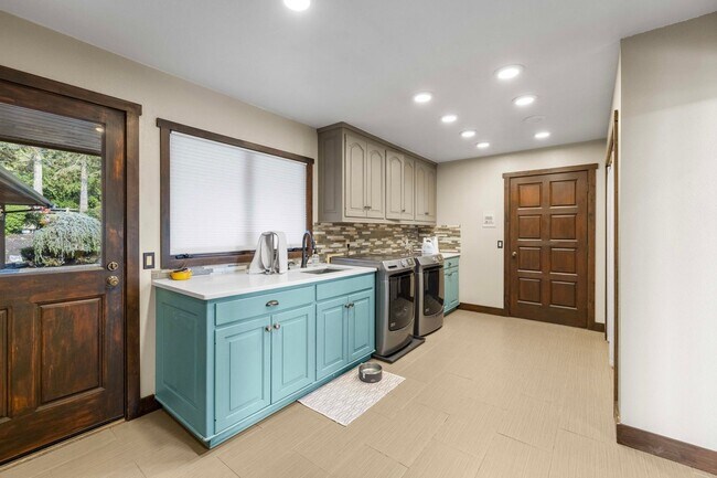 Building Photo - 20479 Comet Ln