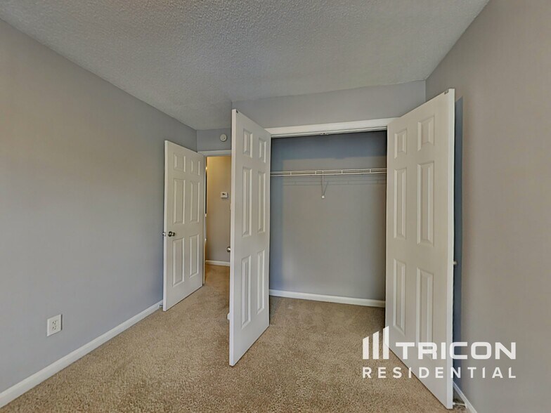Building Photo - 4864 Sierra Way