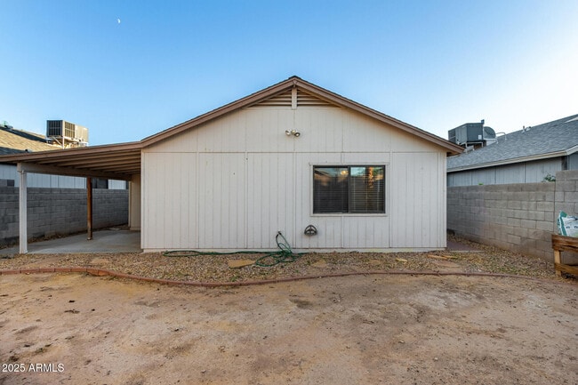 Building Photo - 3122 W Donald Dr