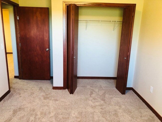 Building Photo - Townhome - Stonebridge Farms
