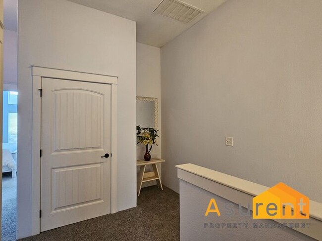 Building Photo - Furnished Rental In Jacksonville