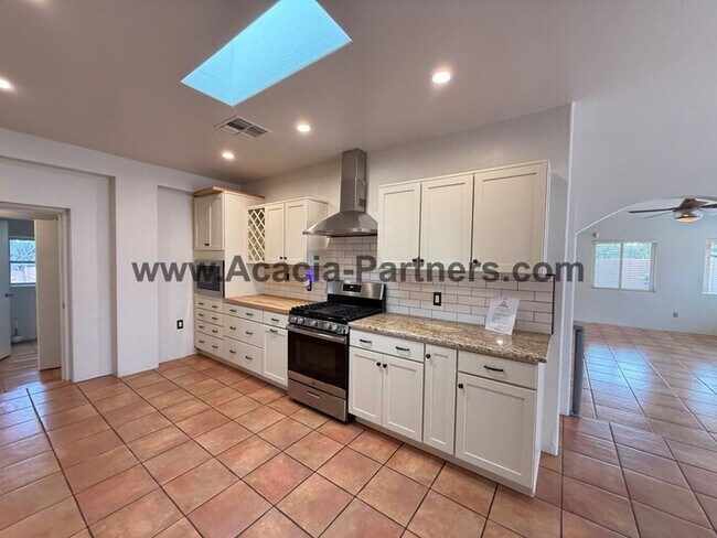 Building Photo - Spacious Four Bedroom Home