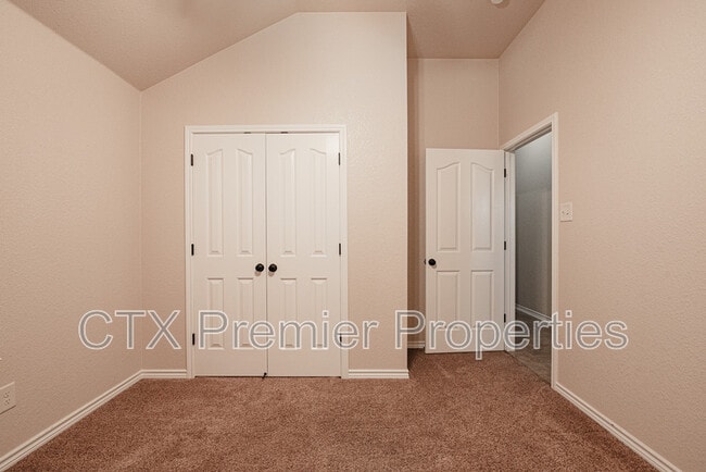 Building Photo - 2040 Chinquapin Ln