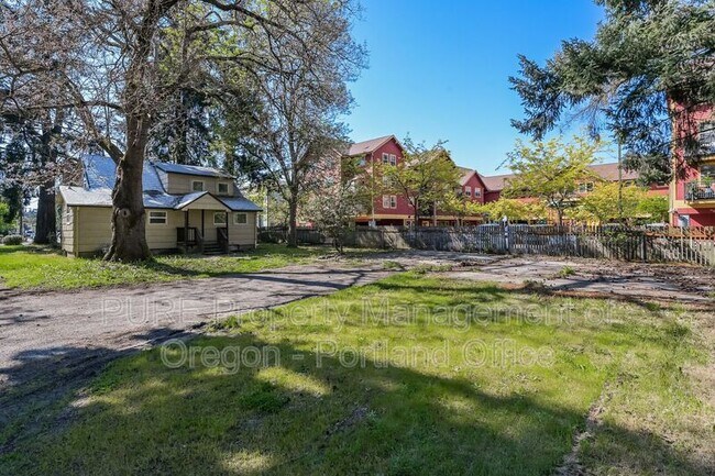 Building Photo - 4632 SE 122nd Ave