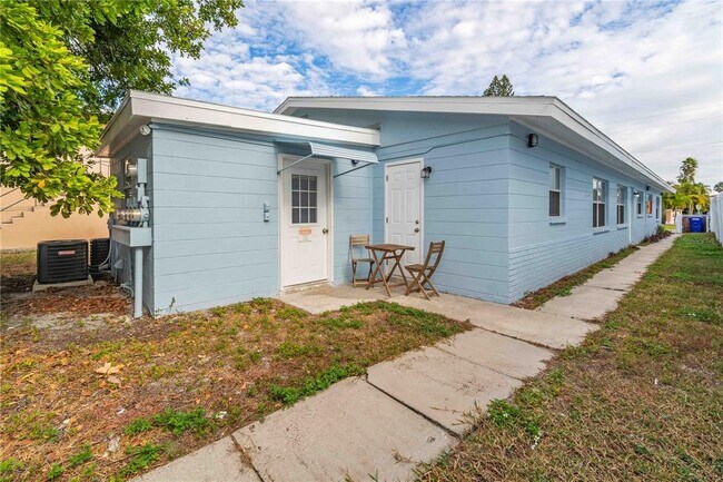 Building Photo - 140 112th Ave N