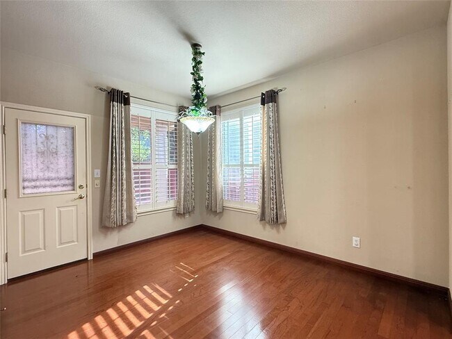 Building Photo - 15533 Brodick Dr