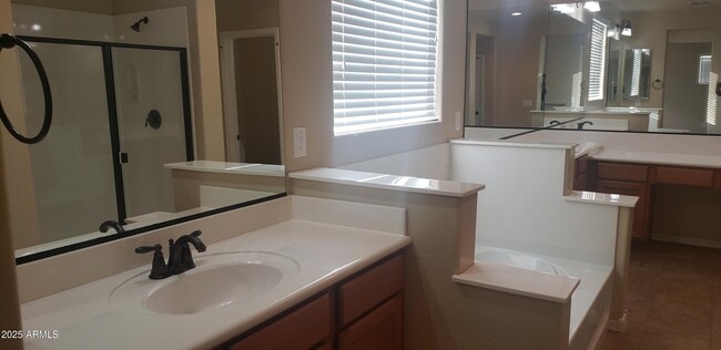 Building Photo - 3751 E Palo Verde St