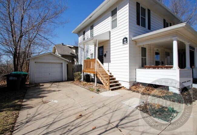 Building Photo - 822 N 50th Ave