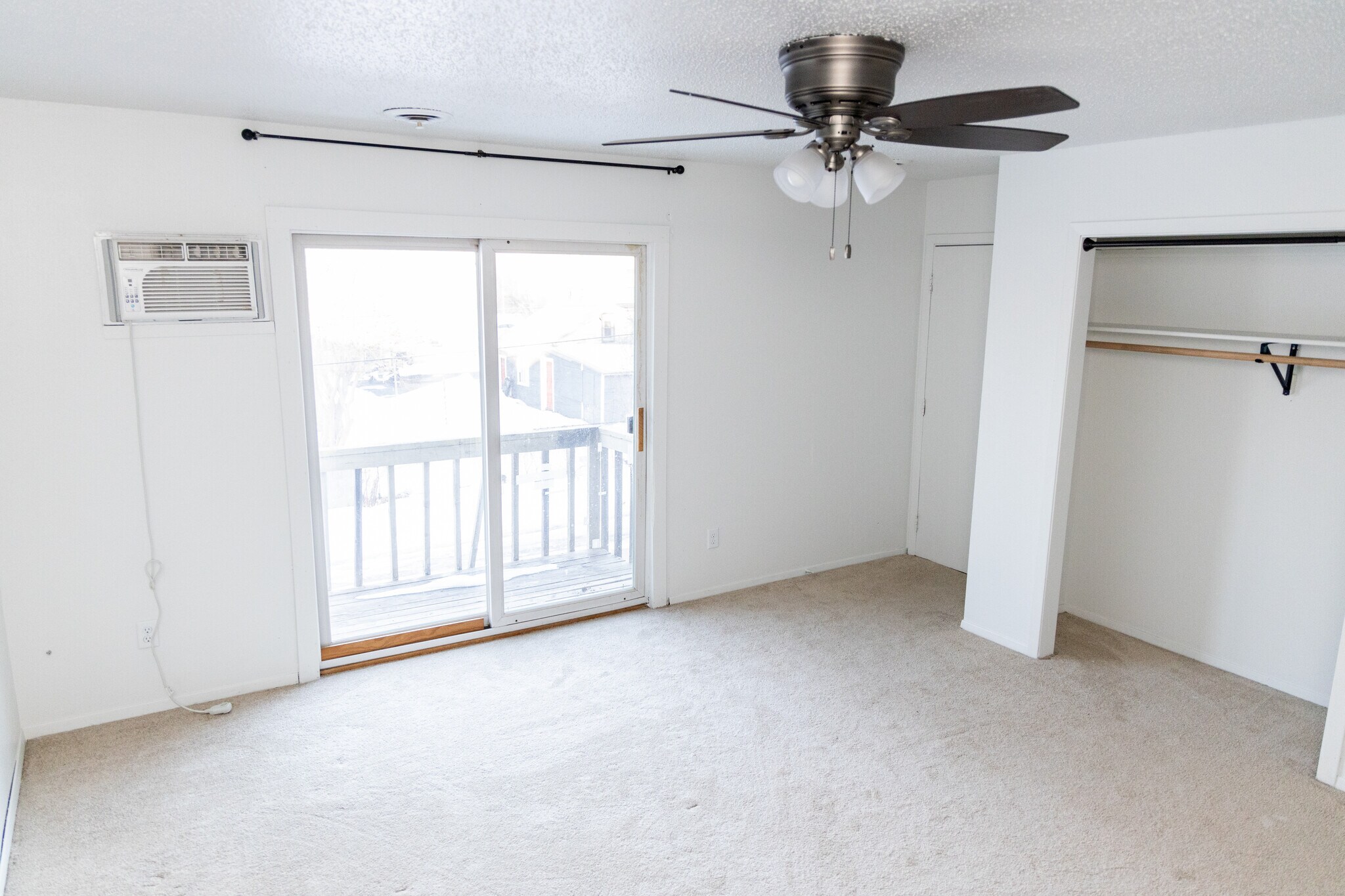 Building Photo - 711 S Phillips Ave