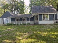 Building Photo - 4 Bedroom Home on an ACRE of land
