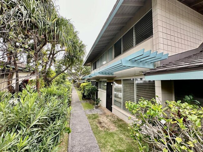 Building Photo - 4950 Kilauea Ave