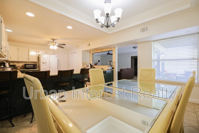 Building Photo - 505 Beach Dr