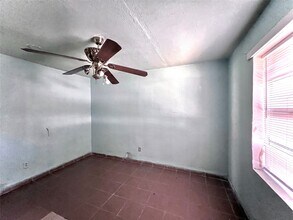 Building Photo - 1825 W Little York Rd