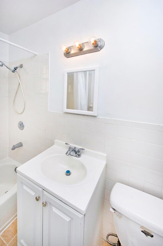 Building Photo - 1789 1st Ave