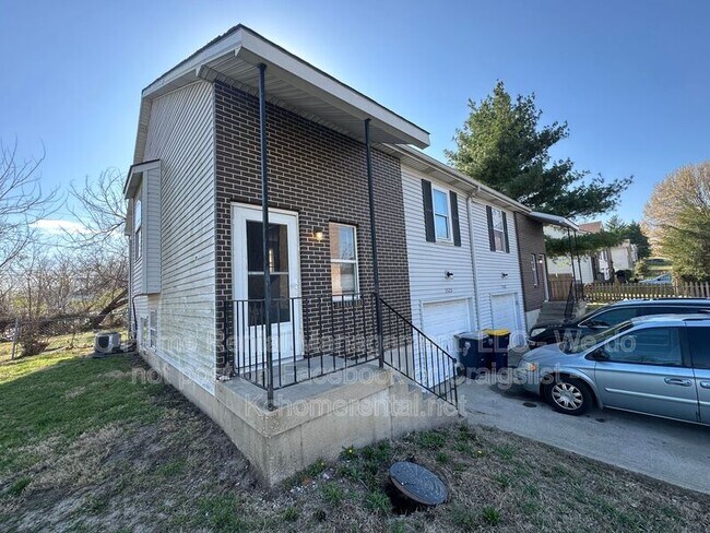 Building Photo - 1525 Jackson Ave