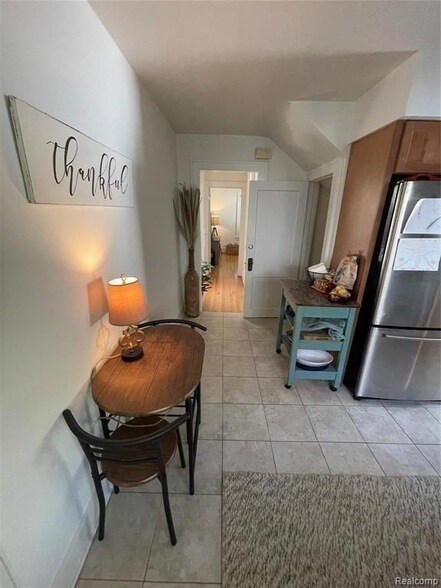 Building Photo - 531 Oakland Ave