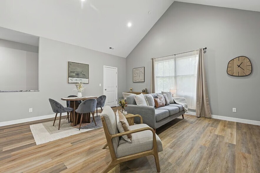 Building Photo - 1137 W 21st St