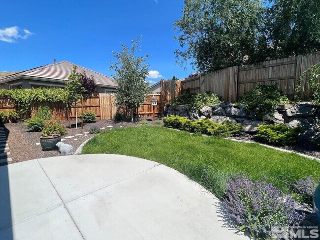 Building Photo - 774 Sweet Briar Ln