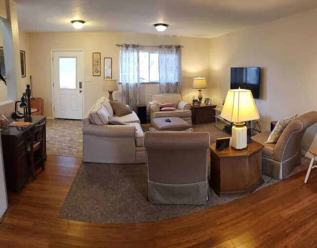 Building Photo - 1885 Upland Ave