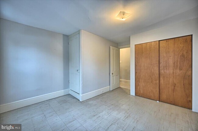 Building Photo - 413 W Louther St