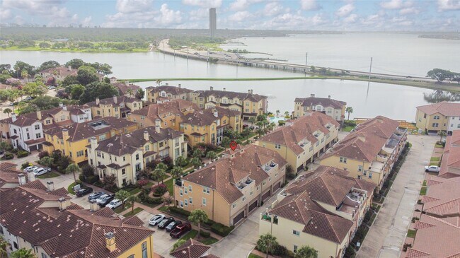 Building Photo - 22 Tassia Ln