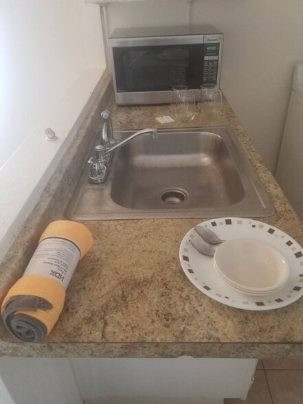 Building Photo - 11744 Archwood St