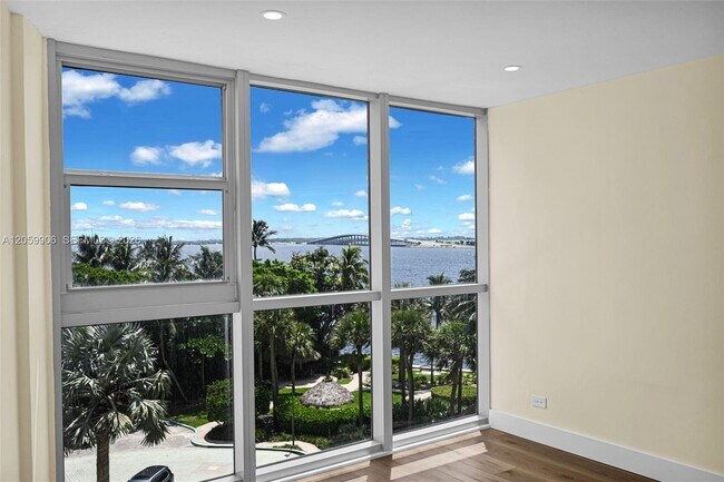 Building Photo - 2451 Brickell Ave