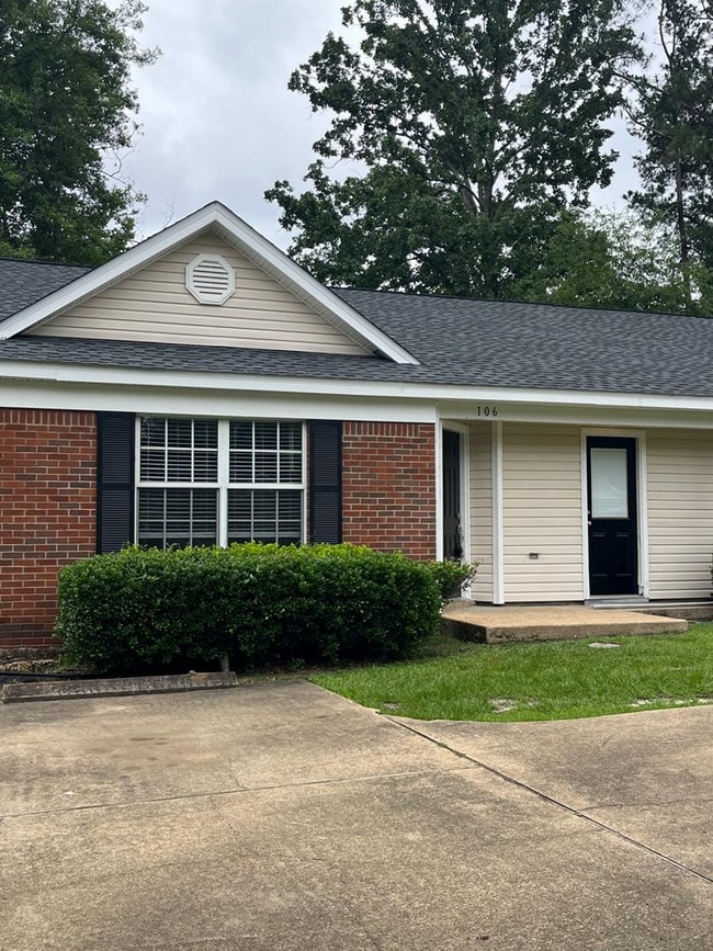 Primary Photo - 106 Cove Landing Dr