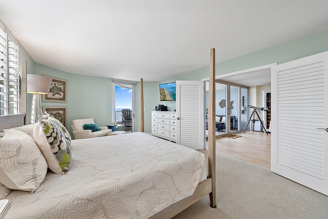 Building Photo - 5200 N Ocean Dr