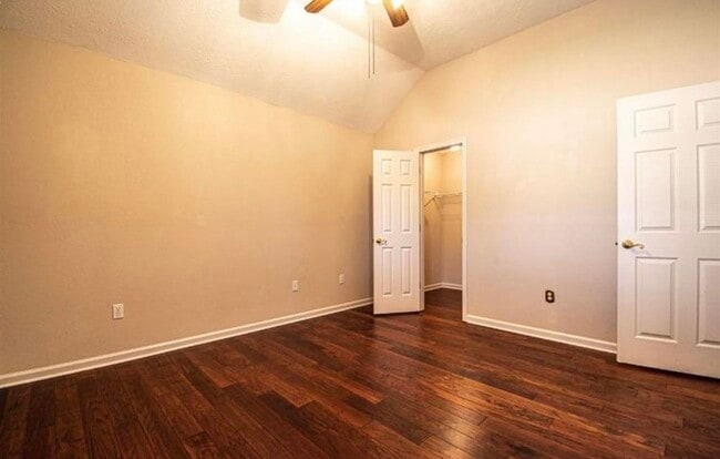 Building Photo - 126 Cottonwood Dr