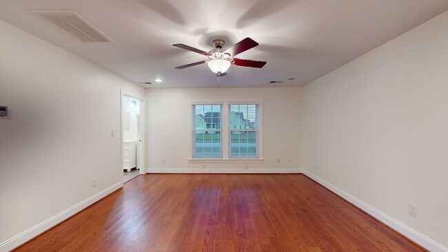 Building Photo - 202 Tidewater Dr