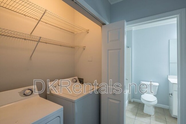 Building Photo - 1850 Cotillion Dr