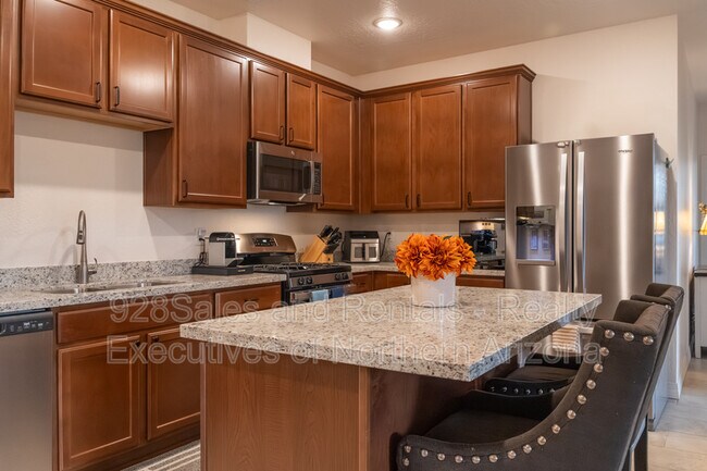 Building Photo - 207 S Beaver St