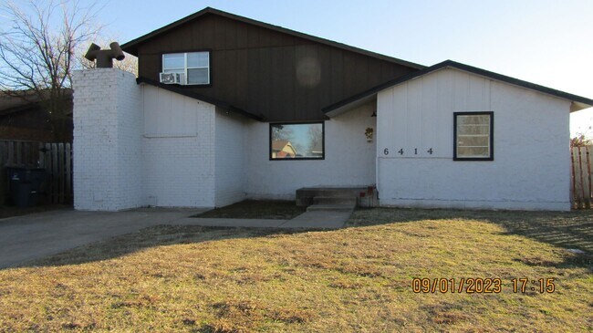 Building Photo - 6414 NW Birch Ave