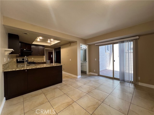Building Photo - 9814 Ladera Ct