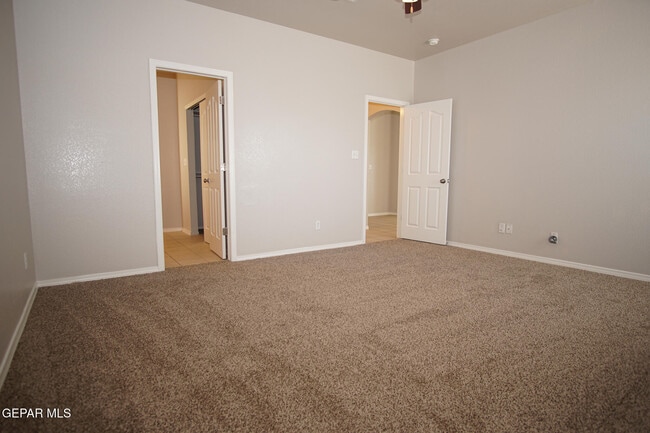 Building Photo - 7160 Mesquite Tree Ln