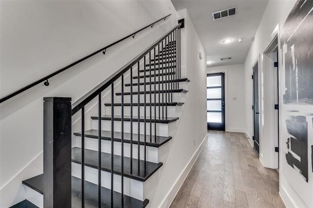 Building Photo - 2537 El Camino Ln