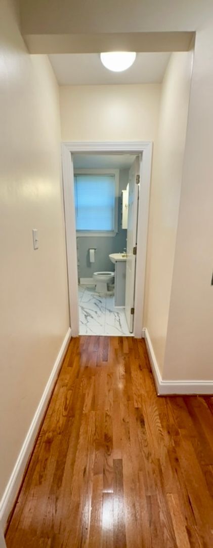 Building Photo - Bright & Modern 1-Bedroom Condo in Heathwood Court – Walkable & Inviting ~ Available May 2026!