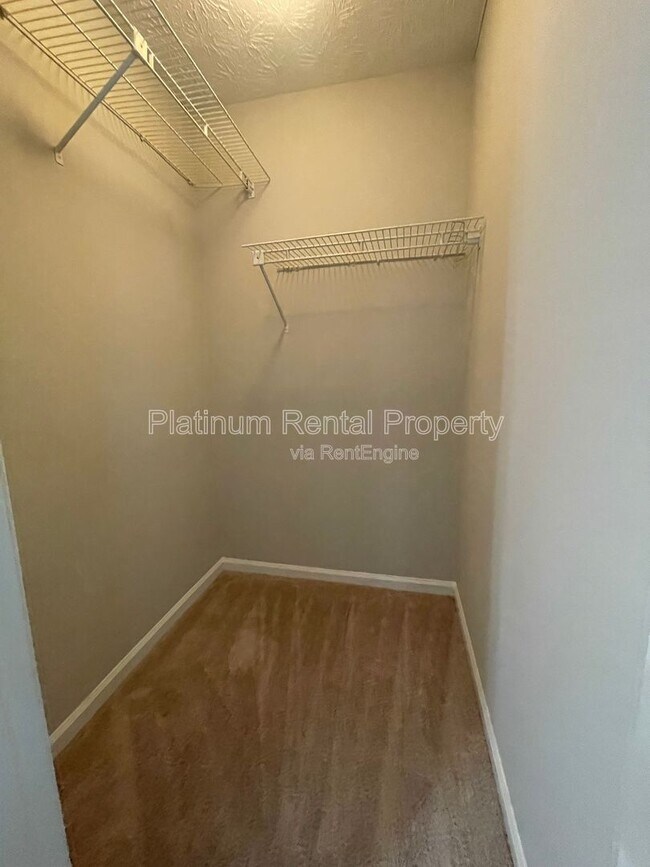 Building Photo - 1125 Jamestowne Trail