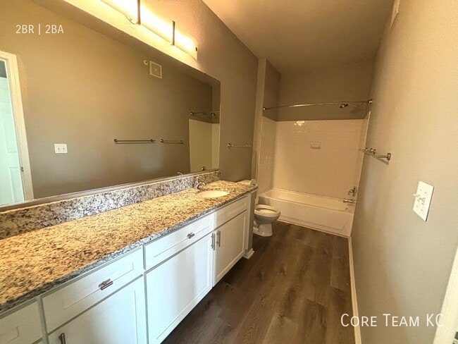 Building Photo - 701 Westport Rd