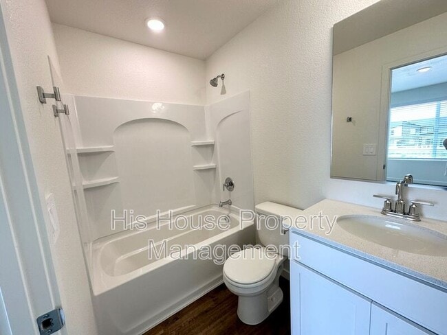 Building Photo - 3913 Canoe St