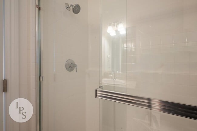 Building Photo - Madera Riverstone Home, 4BR/3BA, Including In-Law Suite, SOLAR, Community Pool, Tons of Community...