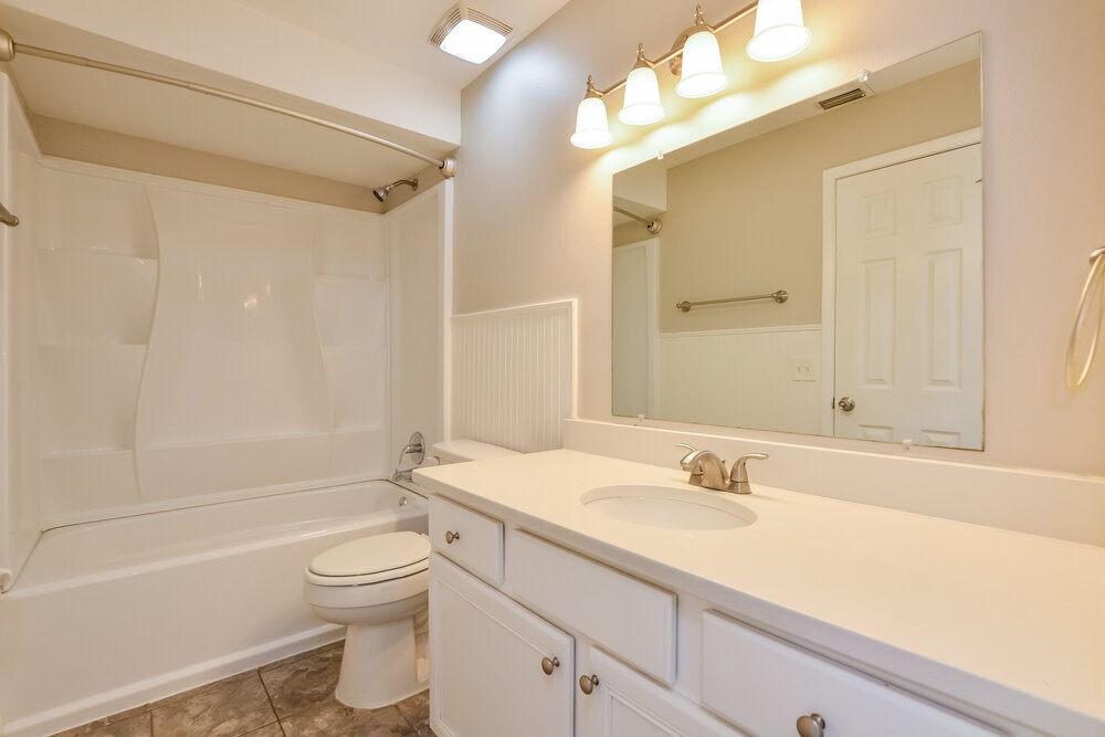 Building Photo - 9744 Heatherwood Ct