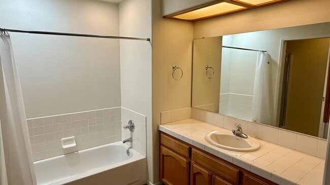 Building Photo - 945 Don Medico Dr