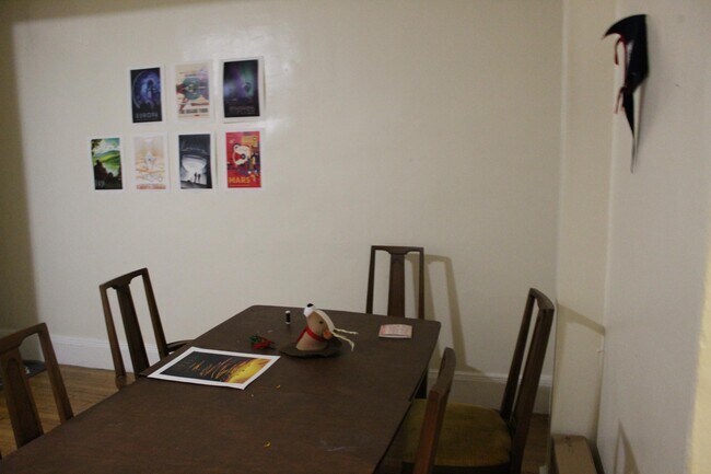 Building Photo - 462 Park Dr