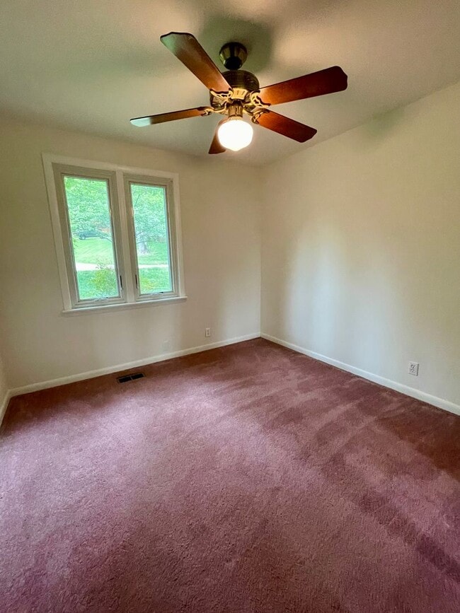 Building Photo - 6808 River Ridge Dr