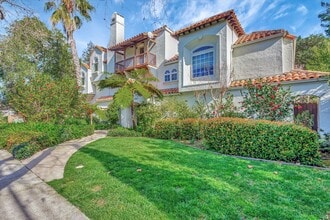 Building Photo - Spacious Townhome in Palo Alto