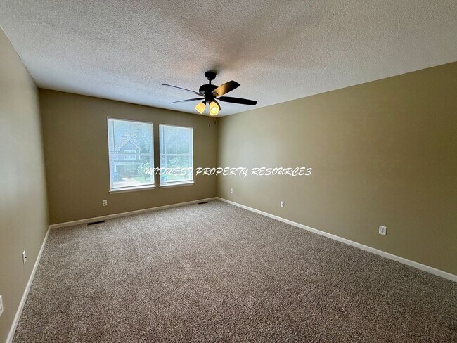 Building Photo - 2 Story Freshly Updated Duplex in Raytown